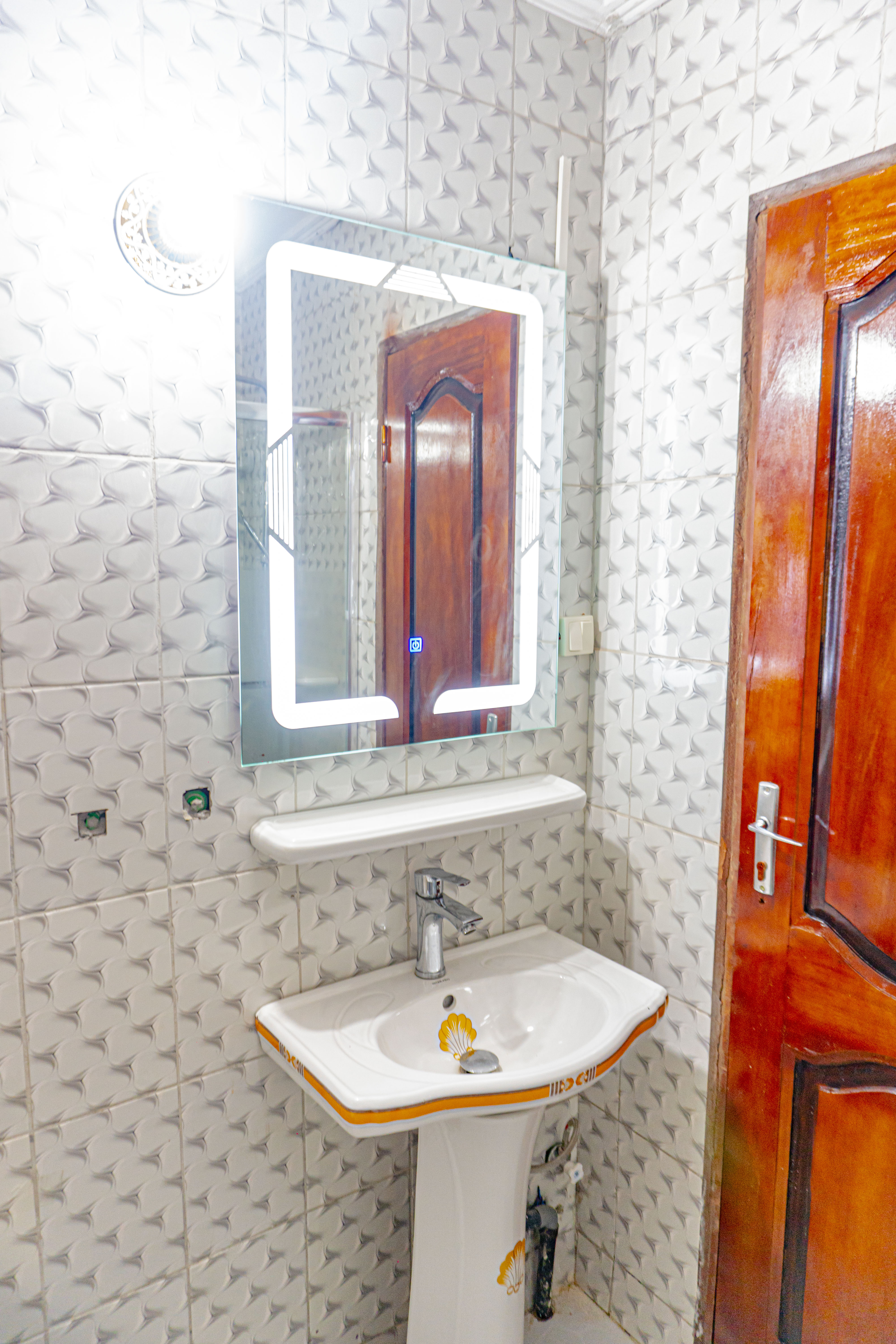 Secure Guesthouse/Hotel in Yaound